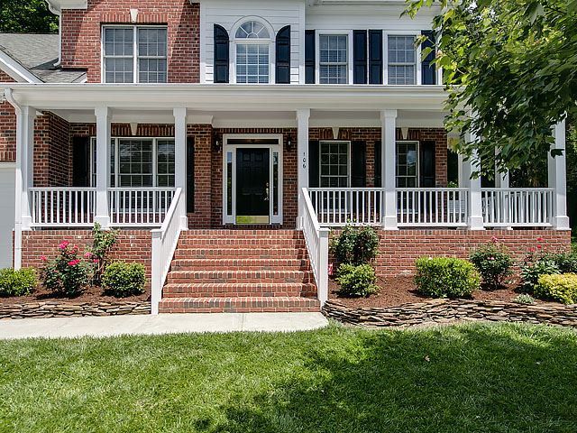 106 Celtic Cir, Chapel Hill, NC 27516