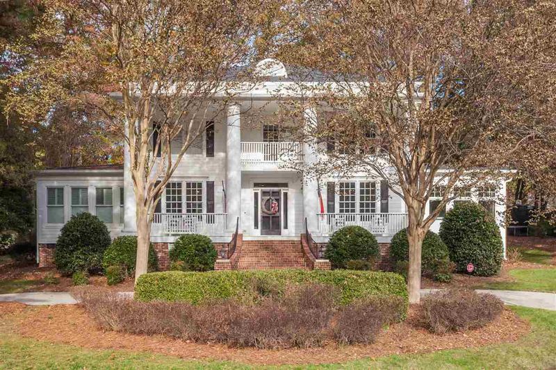 106 Chalon Dr, Cary, NC 27511