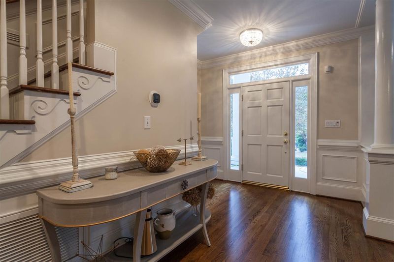 106 Chalon Dr, Cary, NC 27511