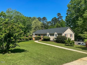 106 Chariot Dr, Sanford, NC 27330