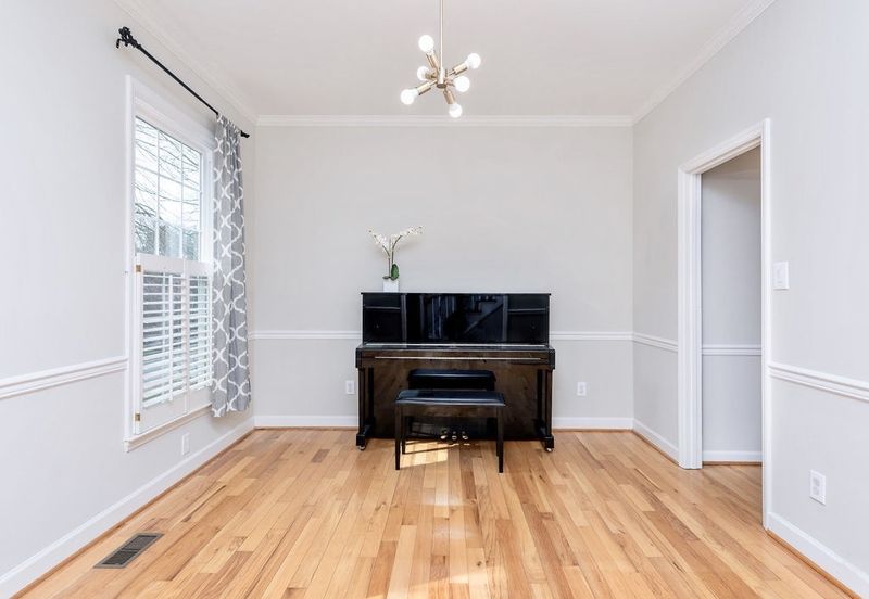 106 Chippoaks Dr, Chapel Hill, NC 27514