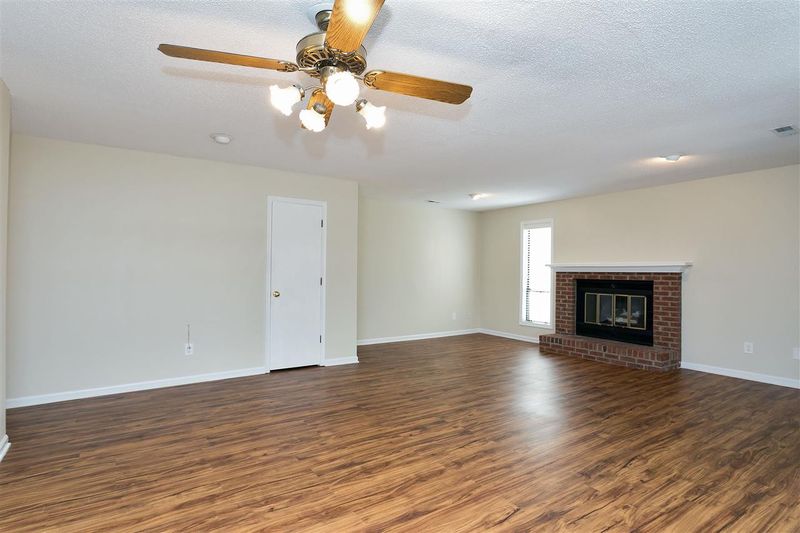 106 Clancy Cir, Cary, NC 27511