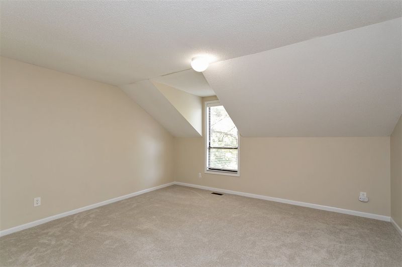 106 Clancy Cir, Cary, NC 27511