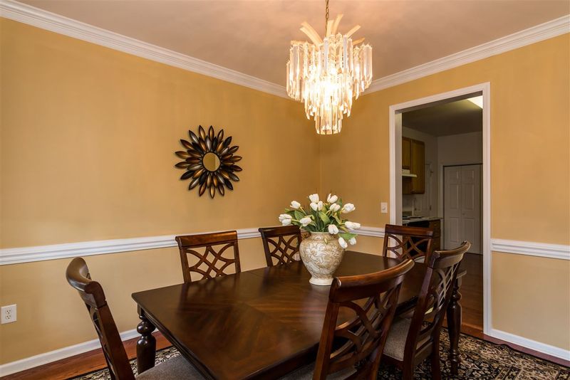 106 Claris Ct, Chapel Hill, NC 27514