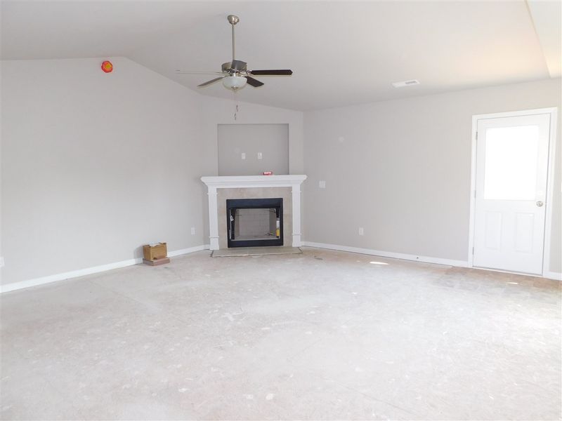 106 Cornfield Ln, Benson, NC 27504