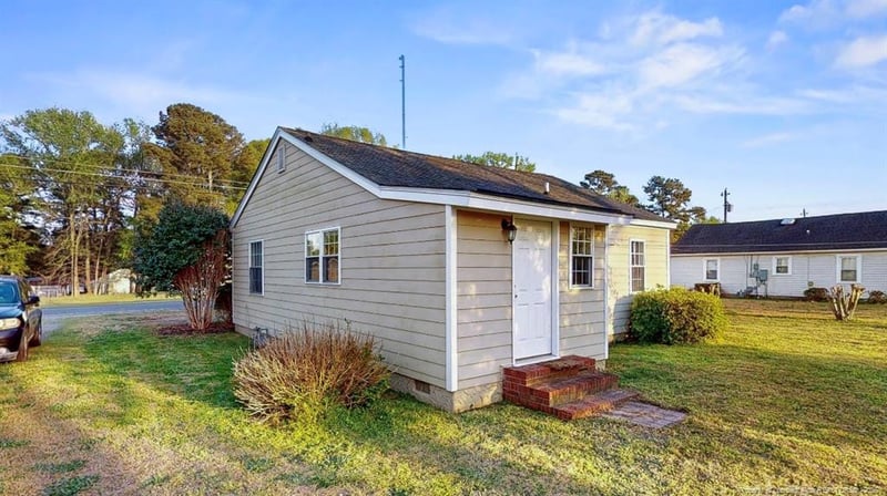 106 County Ave, Dunn, NC 28334
