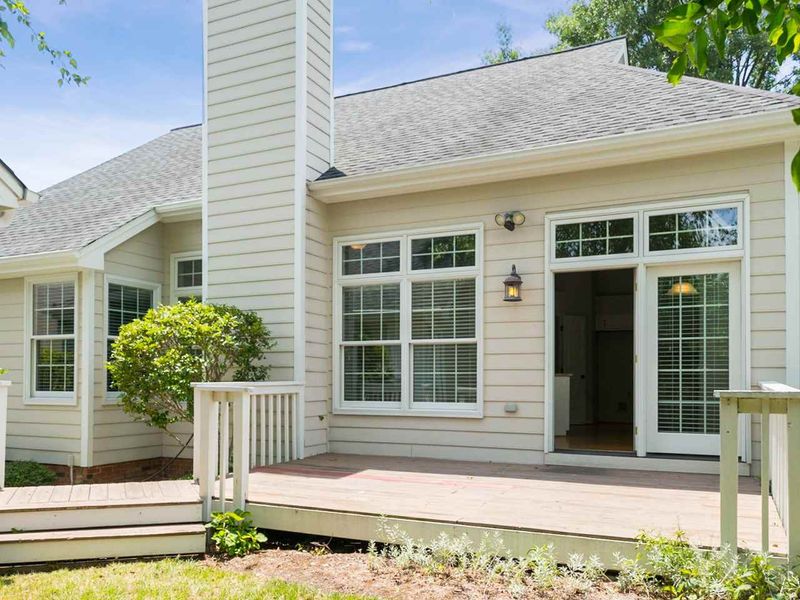 106 Cromwell Ct, Cary, NC 27513