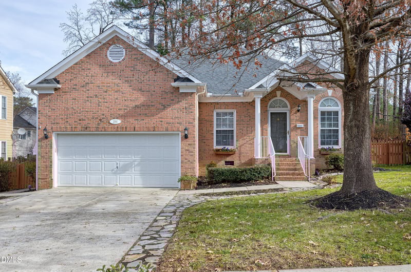 106 Daleshire Dr, Cary, NC 27519