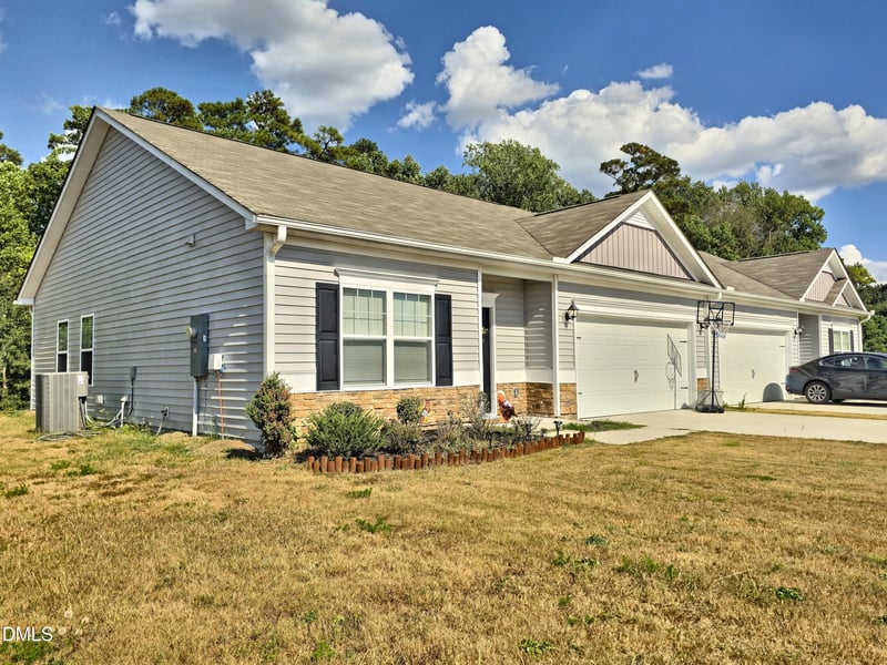 106 Drake Village Dr, Goldsboro, NC 27530