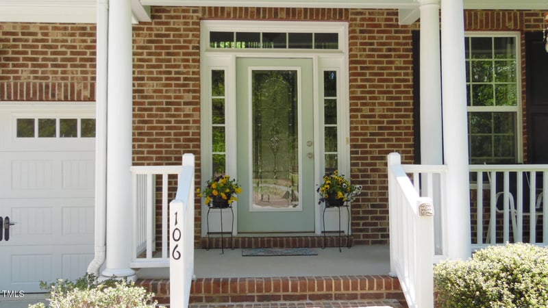 106 Duelling Oaks Dr, Chapel Hill, NC 27517