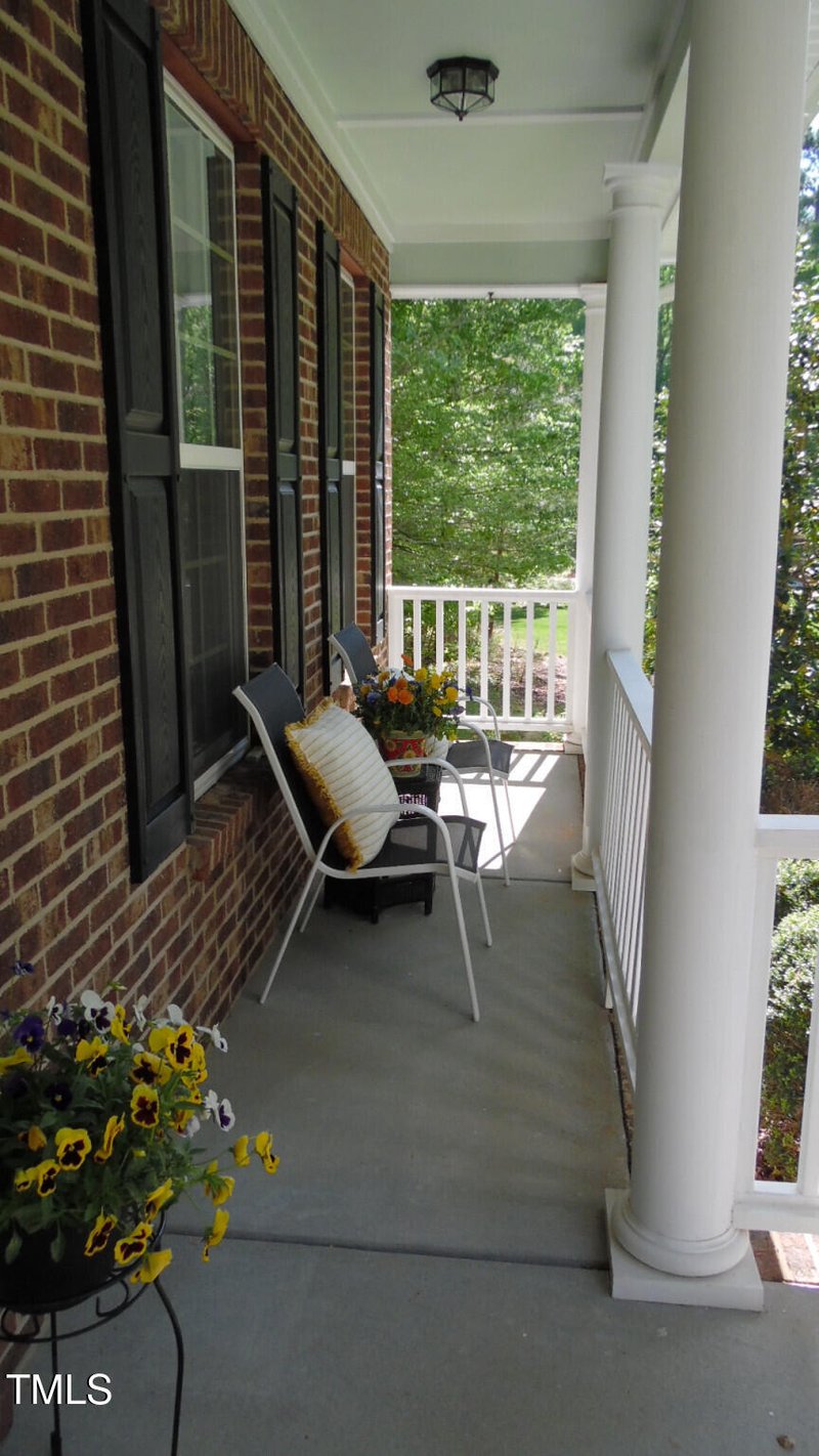 106 Duelling Oaks Dr, Chapel Hill, NC 27517