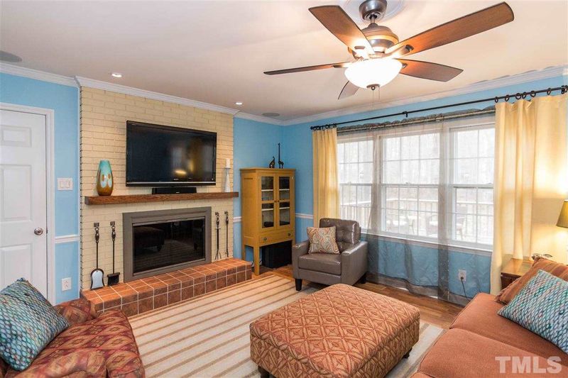 106 Fairntosh Pl, Durham, NC 27712