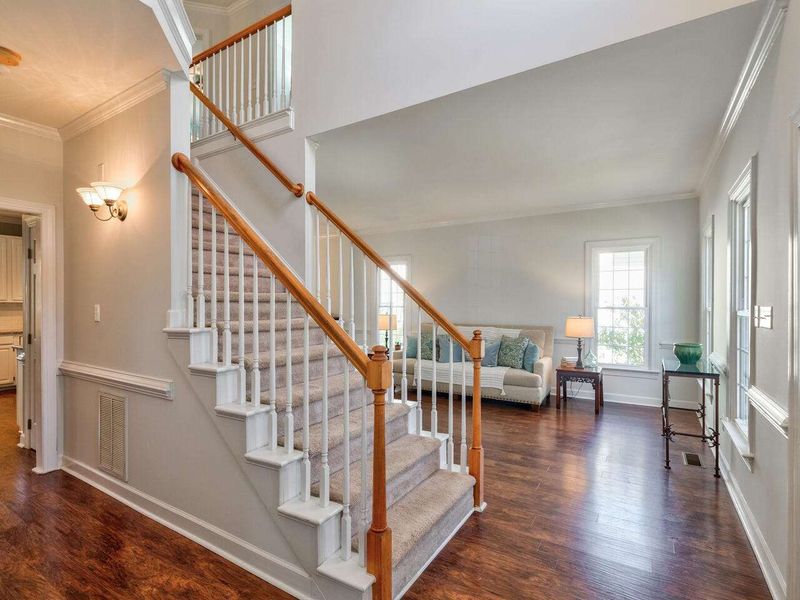 106 Forest Brook Dr, Cary, NC 27519