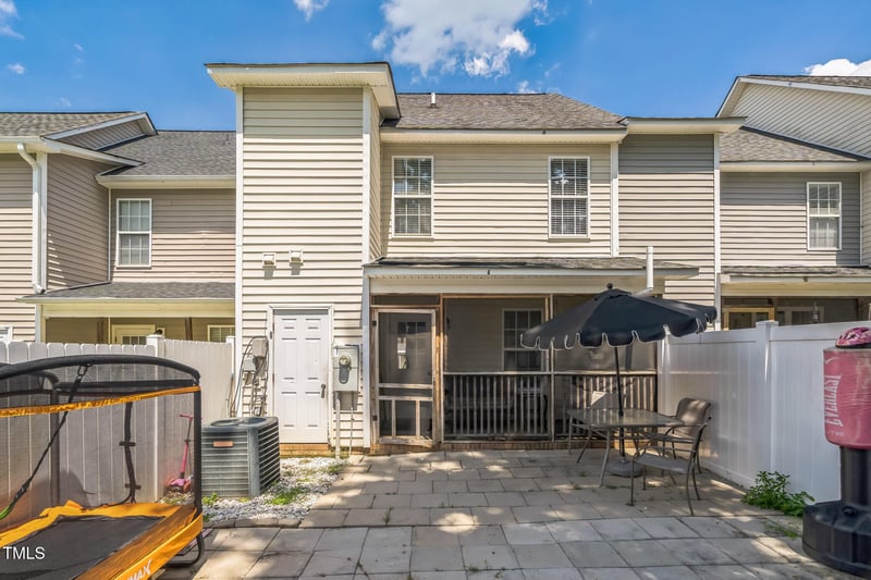 106 Gatwick Ct, Clayton, NC 27520