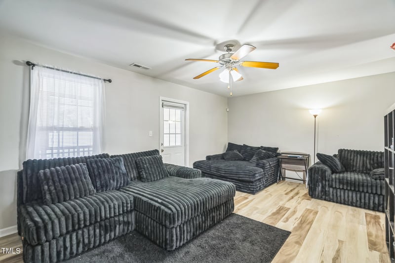 106 Gatwick Ct, Clayton, NC 27520