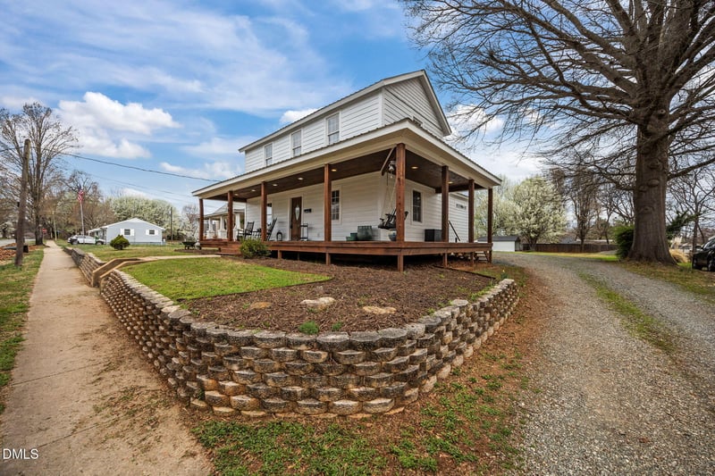 106 Graham St, Mebane, NC 27302