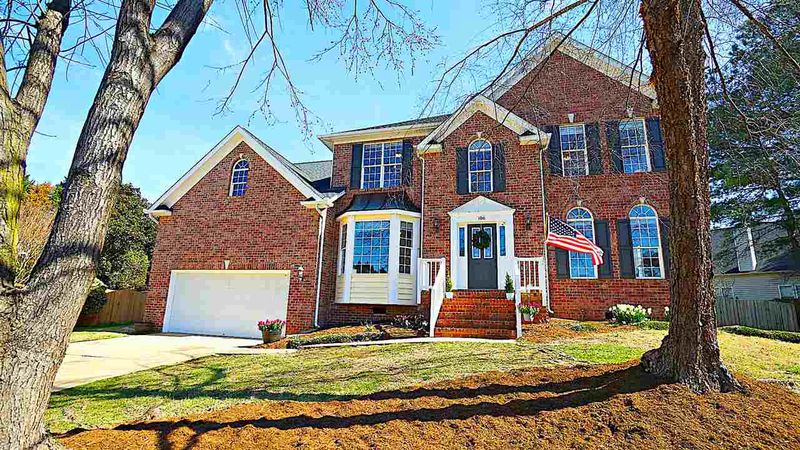 106 Greygate Pl, Cary, NC 27518