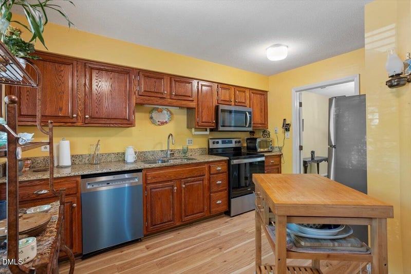 106 Gristmill Ln, Chapel Hill, NC 27514