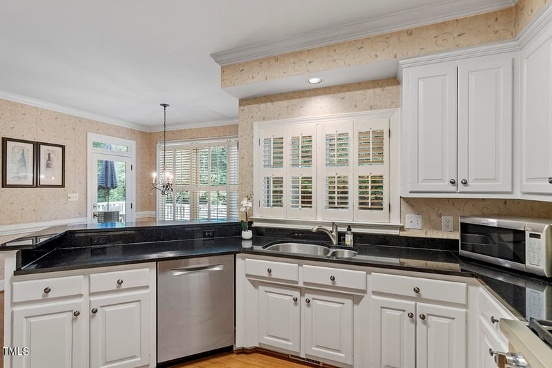 106 Hafton Ct, Cary, NC 27518