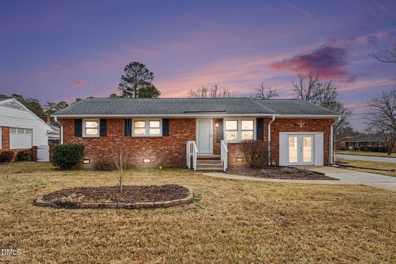 106 Hall St, Graham, NC 27253