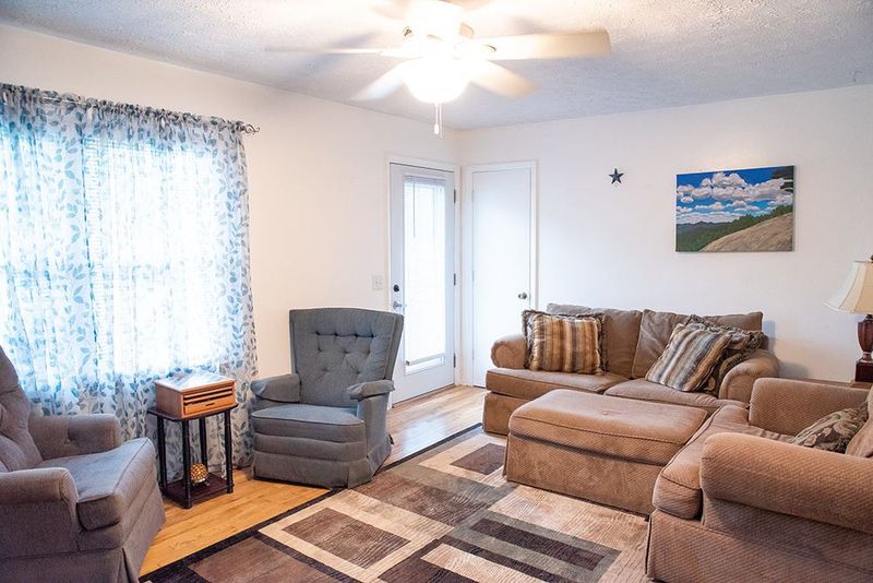 106 Hillcrest Ave, Roxboro, NC 27573