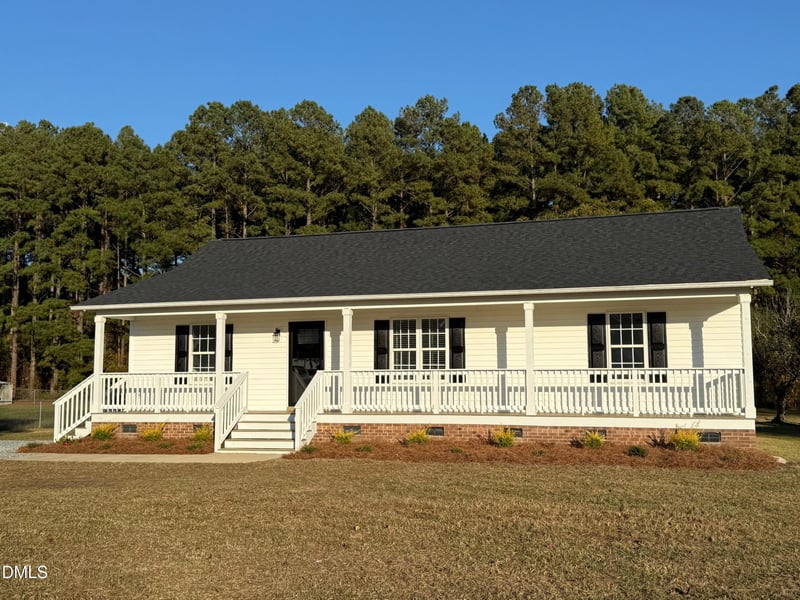 106 Hilltop Dr, Four Oaks, NC 27524