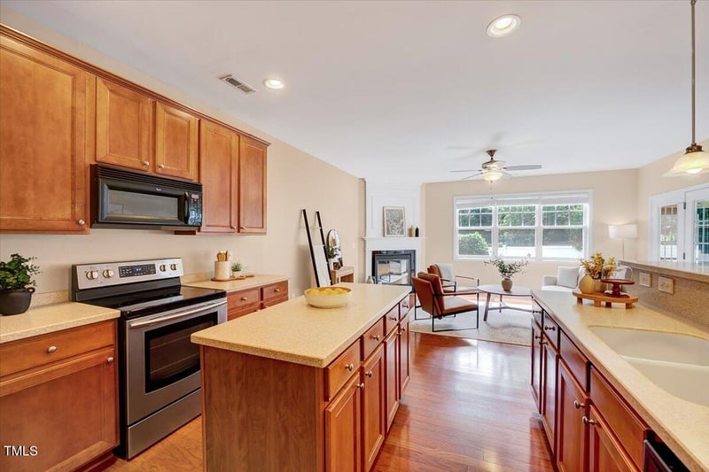 106 Honeycomb Ln, Morrisville, NC 27560
