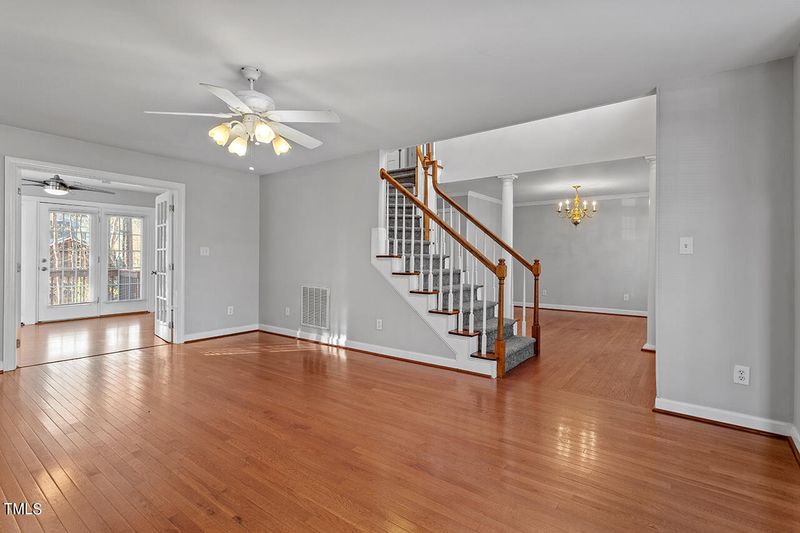 106 Huntsmoor Ln, Cary, NC 27513