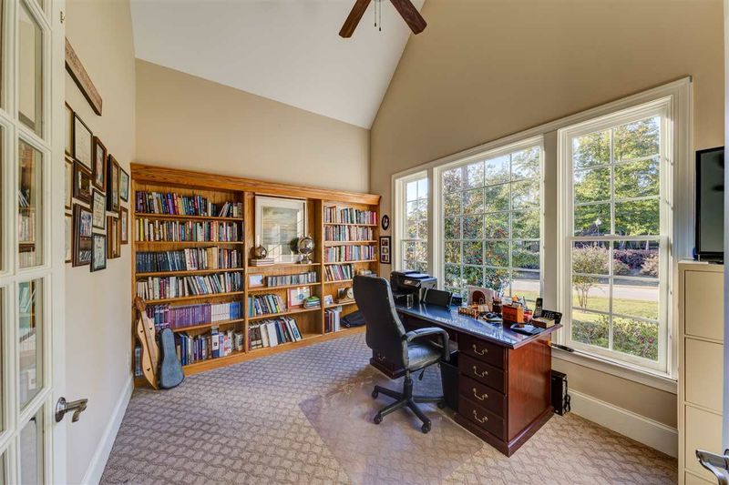 106 Inwood Forest Dr, Raleigh, NC 27603