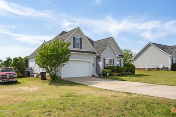 106 Jj Dr, Benson, NC 27504