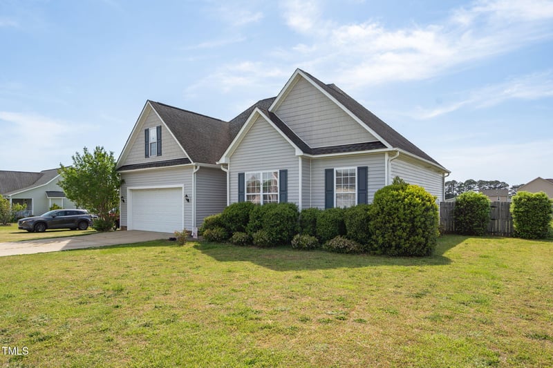 106 Jj Dr, Benson, NC 27504
