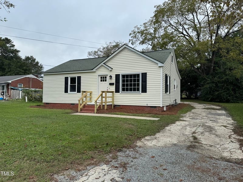 106 Joy St, Dunn, NC 28334