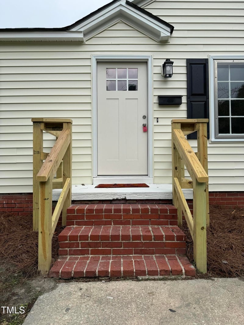 106 Joy St, Dunn, NC 28334