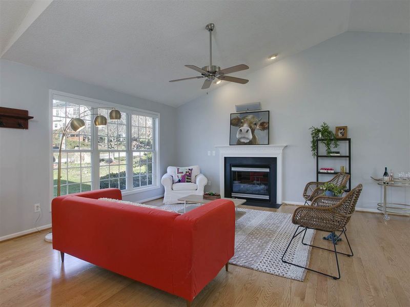 106 Kenilworth Pl, Chapel Hill, NC 27516