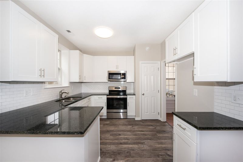 106 Kindlewood Dr, Durham, NC 27703