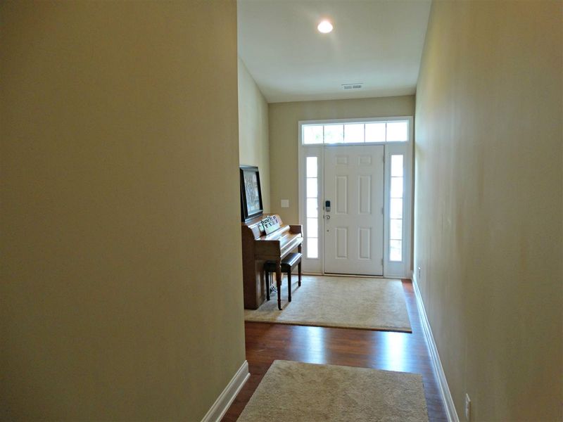 106 Knoll Ct, Garner, NC 27529