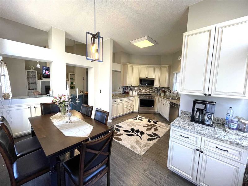 106 Korbel Pl, Cary, NC 27513