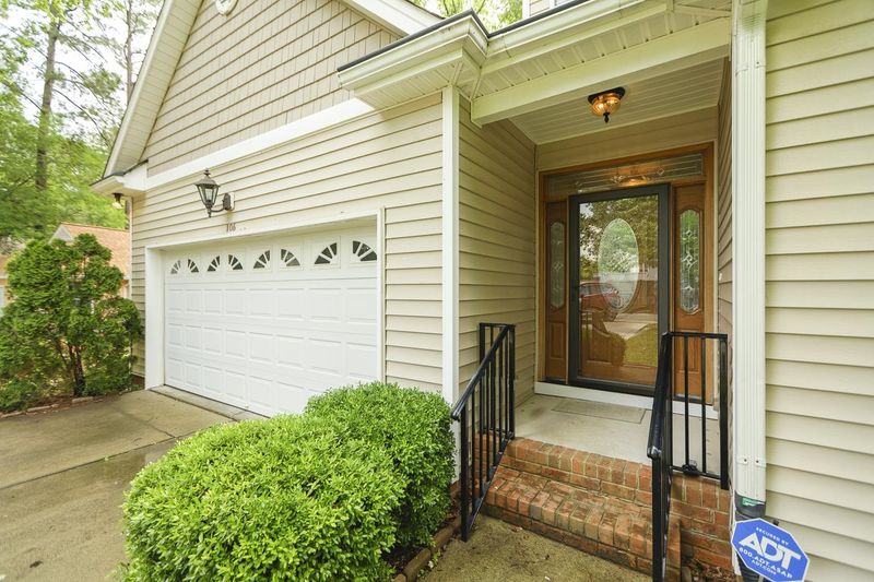 106 Lakeshore Dr, Durham, NC 27713