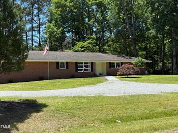 106 Lakeside Dr, Smithfield, NC 27577