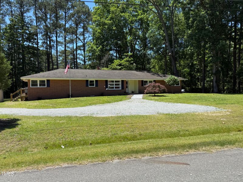 106 N Lakeside Dr, Smithfield, NC 27577