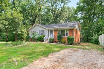 106 Lattimore Ln, Durham, NC 27713