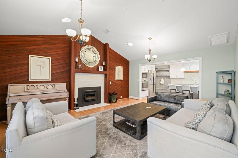 106 Lochwood East Dr, Cary, NC 27518