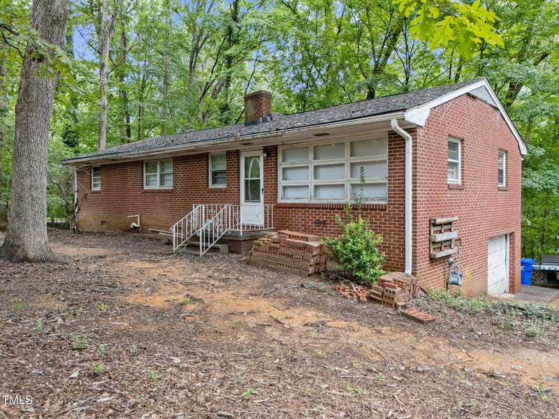 106 Markham Dr, Chapel Hill, NC 27514