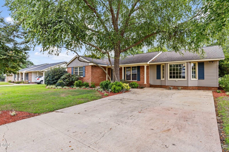 106 Martin St, Dunn, NC 28334