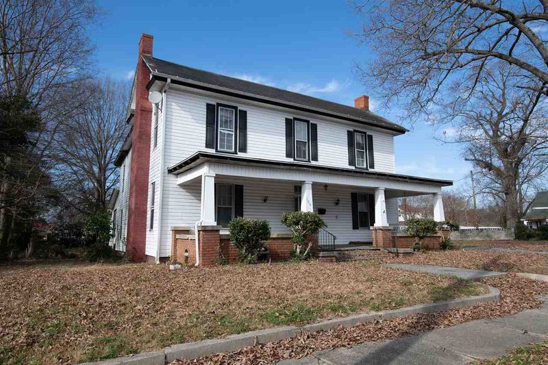 106 S Massey St, Selma, NC 27576