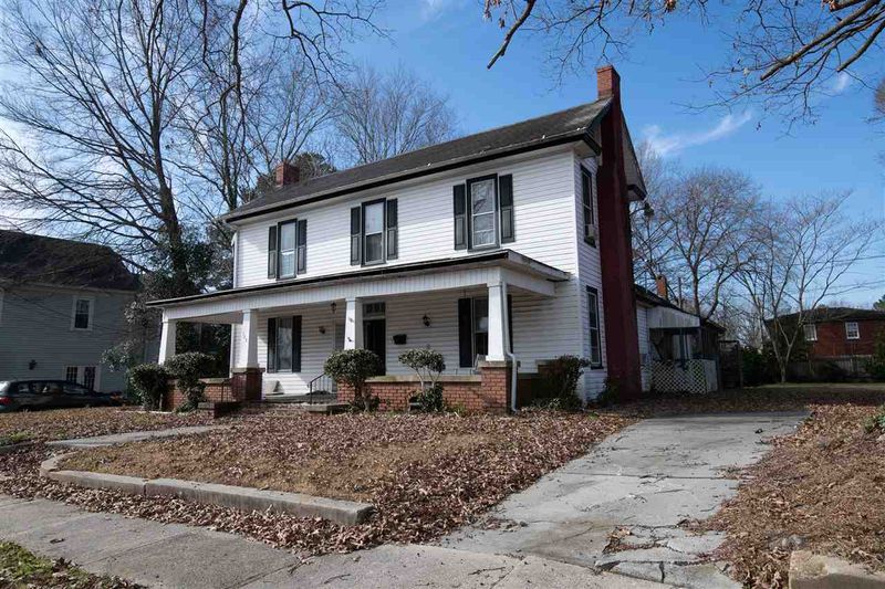 106 S Massey St, Selma, NC 27576