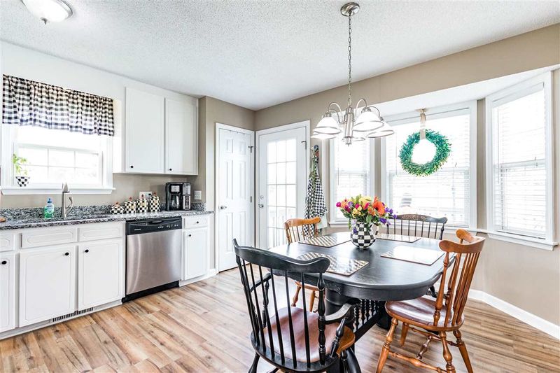 106 Mckenzie Cir, Clayton, NC 27520