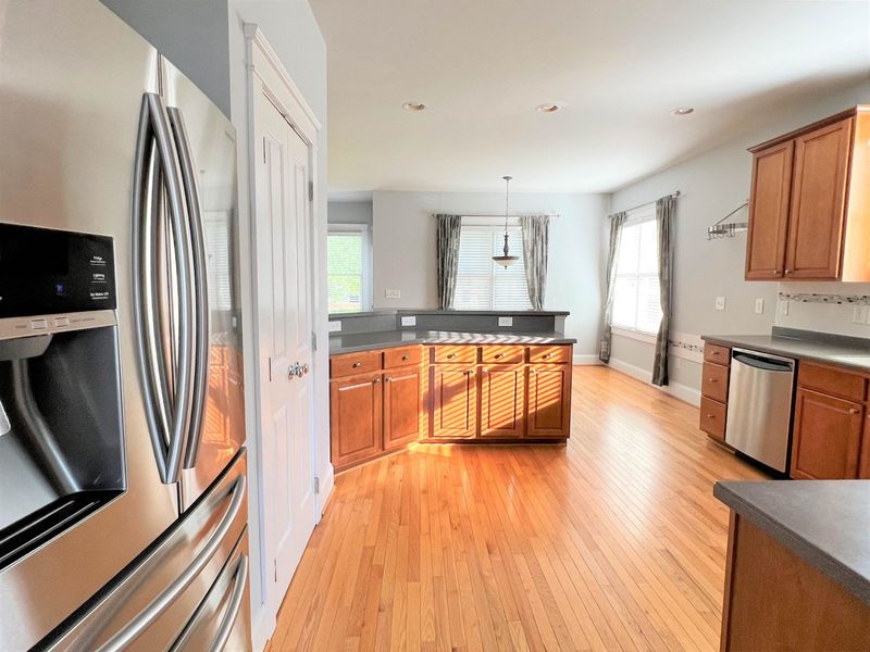 106 Naperville Dr, Cary, NC 27519