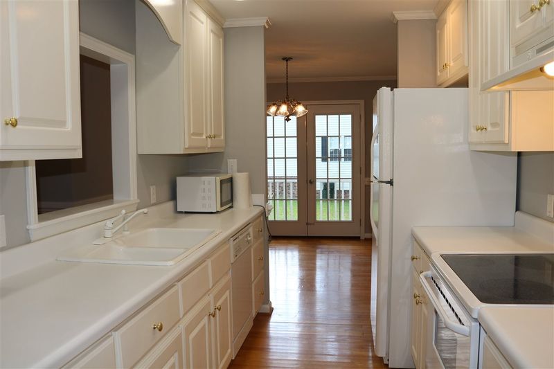 106 Oak Park Dr, Benson, NC 27504