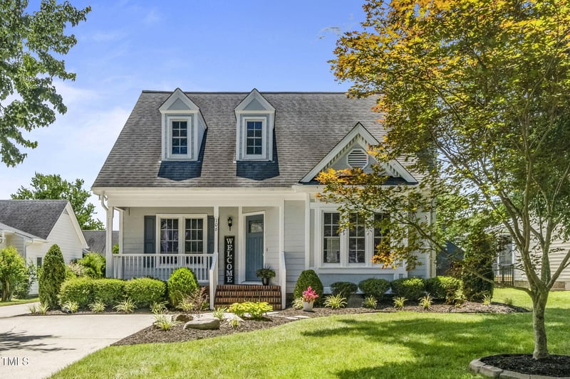 106 Perry Farms Dr, Apex, NC 27502